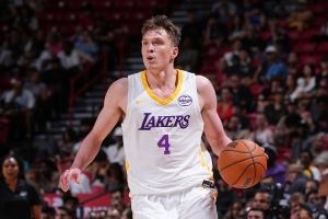 🧐湖媒：克内克特这个表现好像湖人从未要交易他似的