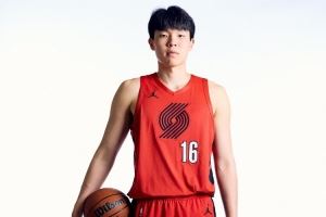 巴特尔+巩晓彬：张子宇、杨瀚森这两人是中国篮球未来十年的期待