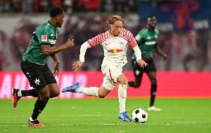 记者：莱比锡尚未与蓝军&枪手&拜仁谈判哈维-西蒙斯转会