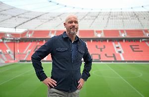 希克：滕哈赫赢得过冠军，他清楚自己在做什么，对我们要求很高