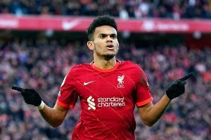 记者：收到利物浦愿谈判信号，拜仁对完成迪亚斯转会持乐观态度