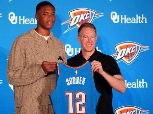 戴格诺特：15号秀索伯非常外向性格开朗 已完全融入了球队