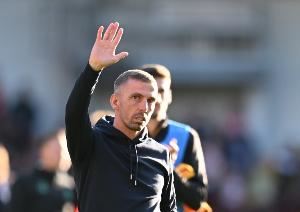 记者：奥尼尔是狼队主教练的主要候选之一，他处于领先地位