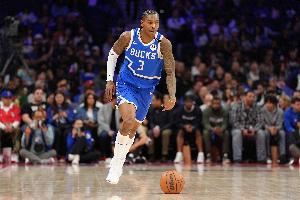 雄鹿官方：小凯文·波特接受右膝半月板损伤修复手术 预计缺席4周