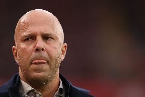 反驳温格！斯洛特：维尔茨现在踢边，但他未来踢中场也会很出色