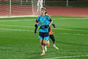 马卡报:赫伊森经检查后确认没有受伤,可以出战埃尔切